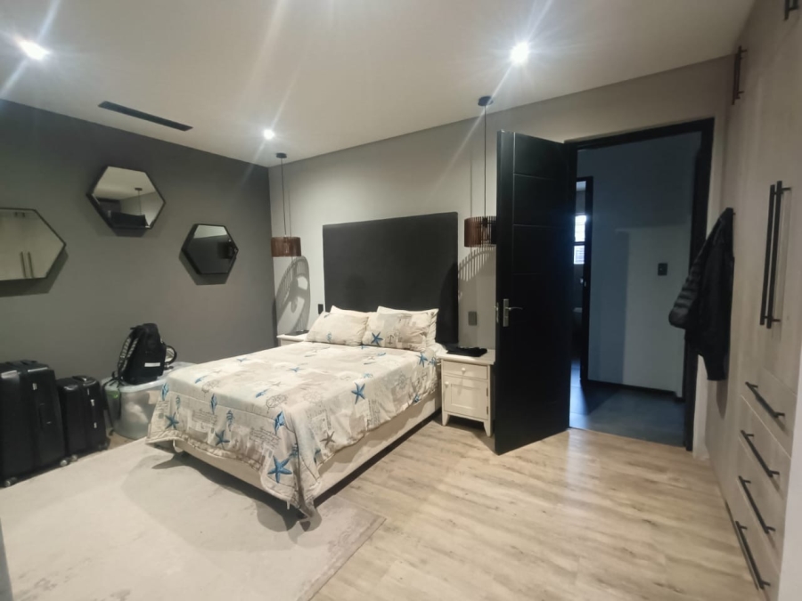 6 Bedroom Property for Sale in Elim Western Cape